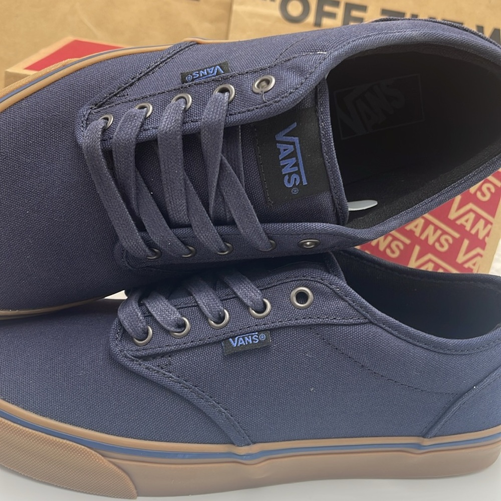 Vans WMNS Blue Brown Sneakers Classic Style Style Atwood
(12 Oz Canvas)Navy/Gum - Picture 15 of 16